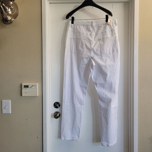 Aphrodite white distressed jeans  - Picture 6 of 7